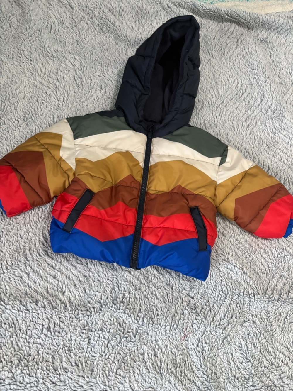 Old Navy Baby Puffer Jacket
12-18M Multi-Color Mountain